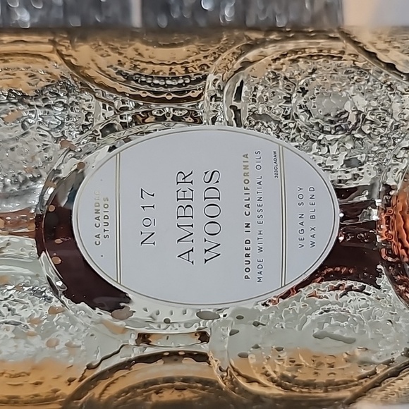 NEW SPRING VIRAL Leoben Co "No 17 Amber Woods" Candle - 18oz - Never Used - Picture 3 of 4